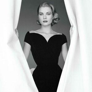 Meet your Posher, Miss lovely flare